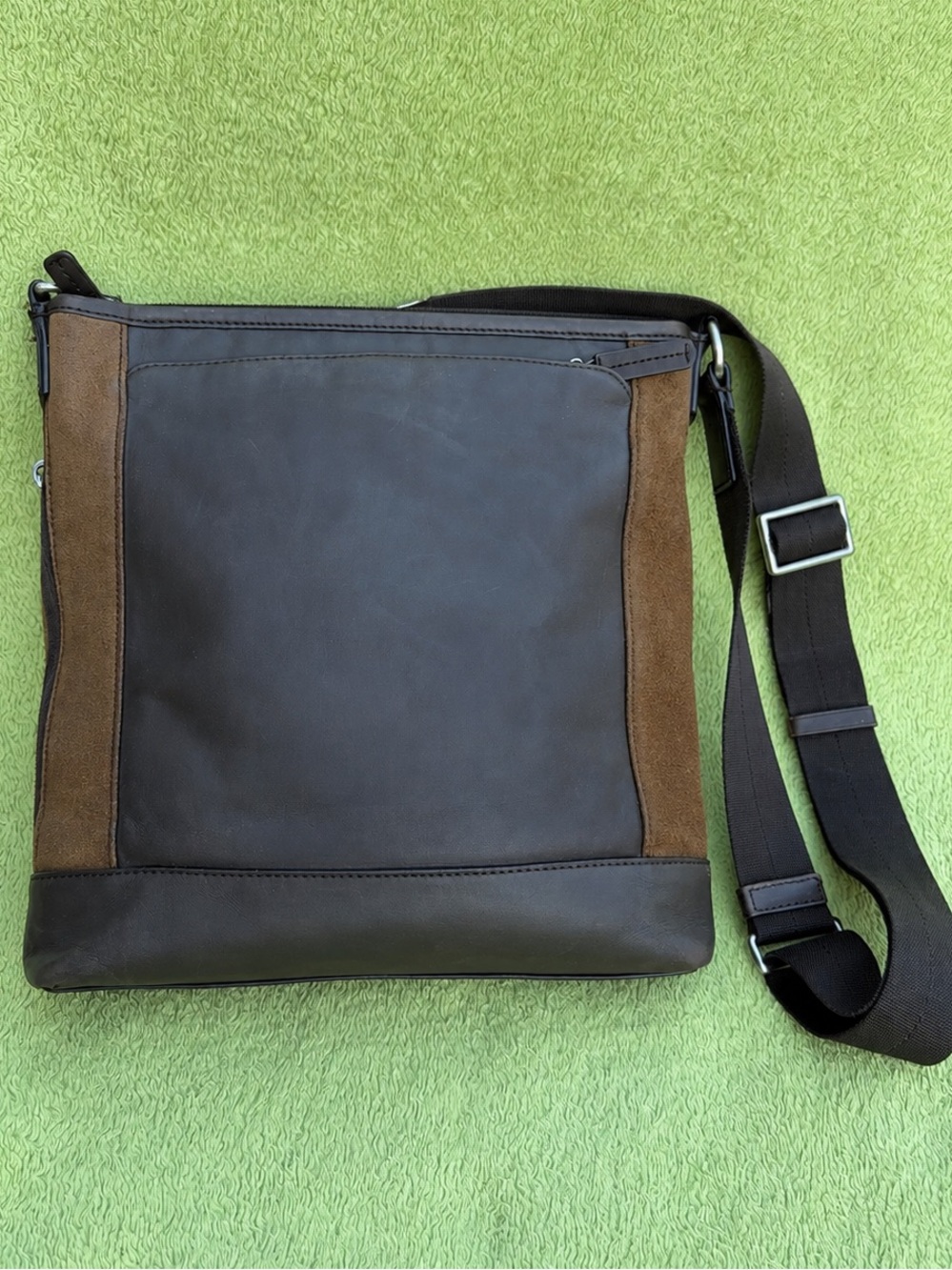 Camden Leather Crossbody Messenger Bag - F70920